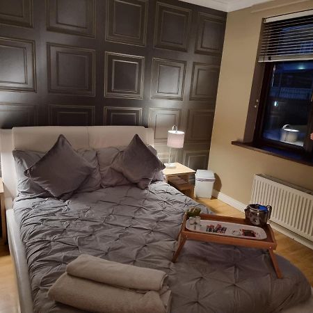 Private Room City Skyline And Mountain Views Close Too Belfast Centre And Airports Free Parking Eksteriør bilde