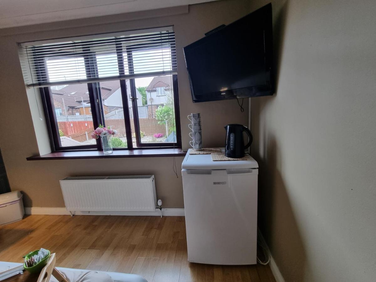 Private Room City Skyline And Mountain Views Close Too Belfast Centre And Airports Free Parking Eksteriør bilde