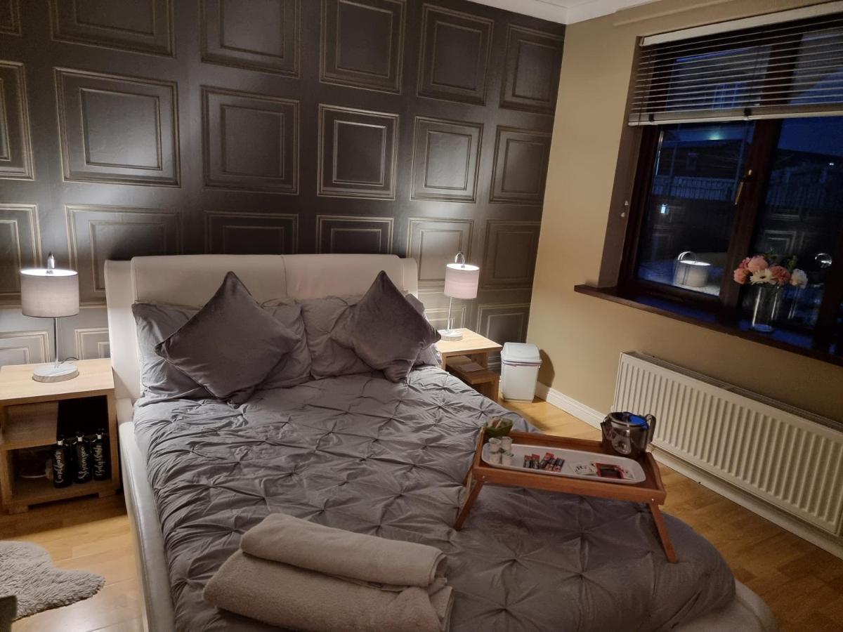 Private Room City Skyline And Mountain Views Close Too Belfast Centre And Airports Free Parking Eksteriør bilde